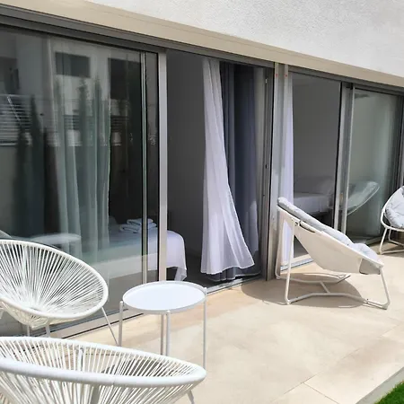 Gæstehus Modern Pool Bungalow 3*