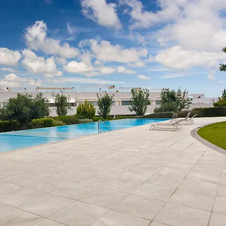 Gæstehus Modern Pool Bungalow 3*