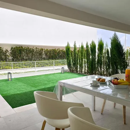 Modern Pool Gæstehus 3*