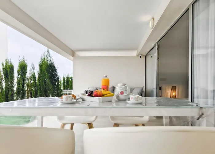 Modern Pool Bungalow