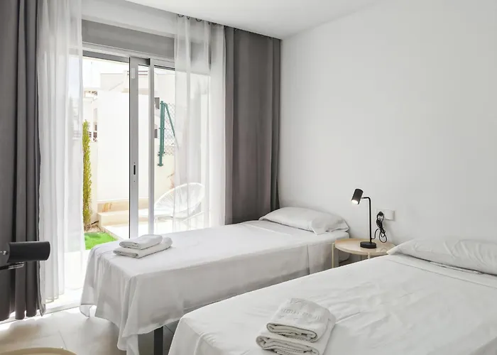 Modern Pool Bungalow Gæstehus 3*